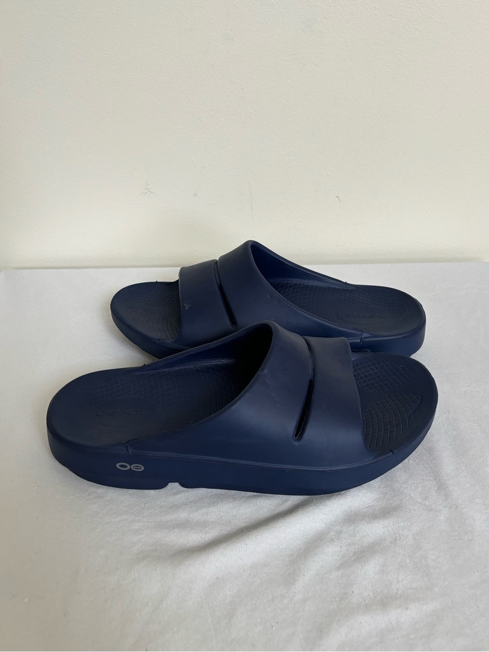 OOFOS OOahh Sport Recovery Slide Sandals Comfort Navy Blue women’s sz 10 men’s 8